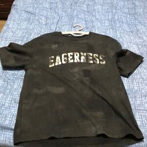 Men's black short-sleeved T-shirt with simple round neck